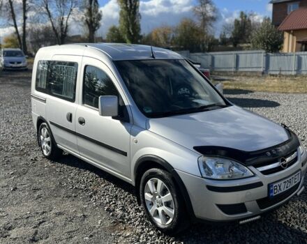 Серый Опель Комбо груз.-пасс., объемом двигателя 1.6 л и пробегом 240 тыс. км за 4500 $, фото 1 на Automoto.ua