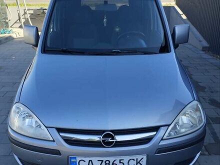 Серый Опель Комбо груз.-пасс., объемом двигателя 1.7 л и пробегом 220 тыс. км за 6500 $, фото 1 на Automoto.ua