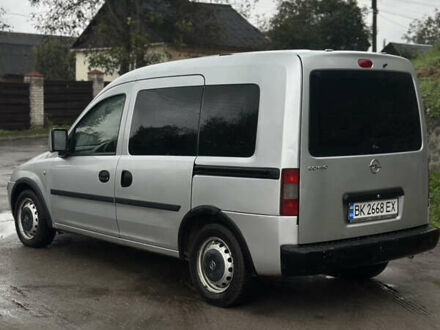 Серый Опель Комбо груз.-пасс., объемом двигателя 1.4 л и пробегом 250 тыс. км за 4200 $, фото 1 на Automoto.ua