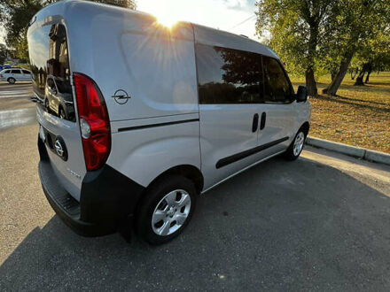 Серый Опель Комбо груз.-пасс., объемом двигателя 1.25 л и пробегом 263 тыс. км за 5600 $, фото 1 на Automoto.ua