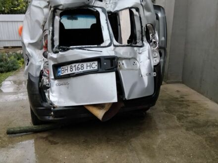Опель Комбо груз.-пасс. 2012 в Измаиле на Automoto.ua Серый Опель Комбо груз.-пасс., объемом двигателя 1.6 л и пробегом 110 тыс. км за 1900 $, фото 1 на Automoto.ua