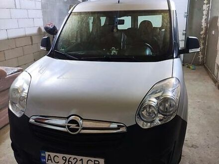 Серый Опель Комбо груз.-пасс., объемом двигателя 1.3 л и пробегом 245 тыс. км за 8000 $, фото 1 на Automoto.ua