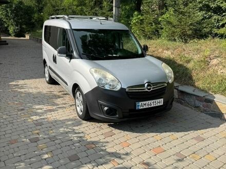 Серый Опель Комбо груз.-пасс., объемом двигателя 1.25 л и пробегом 252 тыс. км за 8200 $, фото 1 на Automoto.ua