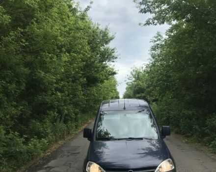 Синий Опель Комбо груз.-пасс., объемом двигателя 1.7 л и пробегом 275 тыс. км за 4000 $, фото 4 на Automoto.ua