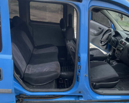 Синий Опель Комбо груз.-пасс., объемом двигателя 1.69 л и пробегом 417 тыс. км за 2700 $, фото 5 на Automoto.ua