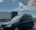 Синий Опель Комбо груз.-пасс., объемом двигателя 1.69 л и пробегом 219 тыс. км за 3300 $, фото 1 на Automoto.ua