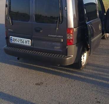Синій Опель Комбо вант.-пас., об'ємом двигуна 1.3 л та пробігом 234 тис. км за 3400 $, фото 12 на Automoto.ua