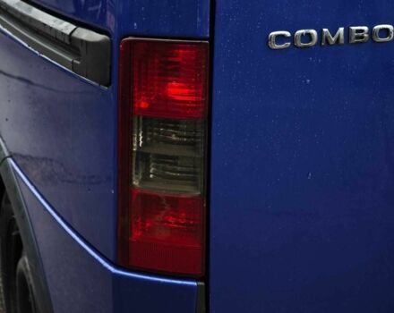 Синий Опель Комбо груз.-пасс., объемом двигателя 1.7 л и пробегом 353 тыс. км за 4690 $, фото 9 на Automoto.ua