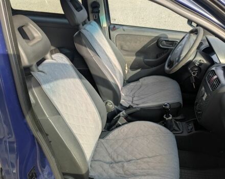 Синий Опель Комбо груз.-пасс., объемом двигателя 1.6 л и пробегом 390 тыс. км за 3200 $, фото 8 на Automoto.ua