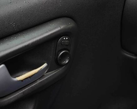 Синий Опель Комбо груз.-пасс., объемом двигателя 1.7 л и пробегом 353 тыс. км за 4690 $, фото 21 на Automoto.ua