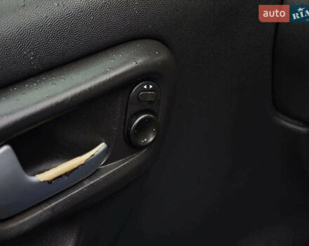 Синий Опель Комбо груз.-пасс., объемом двигателя 1.7 л и пробегом 353 тыс. км за 4690 $, фото 21 на Automoto.ua