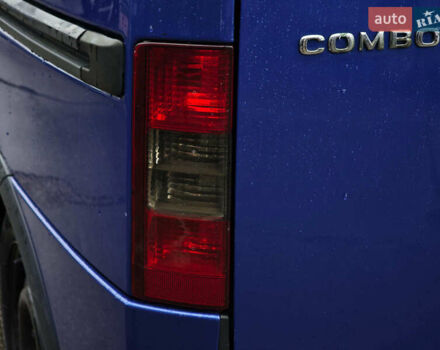 Синий Опель Комбо груз.-пасс., объемом двигателя 1.7 л и пробегом 353 тыс. км за 4690 $, фото 9 на Automoto.ua