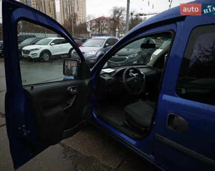 Синий Опель Комбо груз.-пасс., объемом двигателя 1.7 л и пробегом 353 тыс. км за 4690 $, фото 17 на Automoto.ua