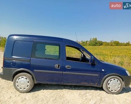 Синий Опель Комбо груз.-пасс., объемом двигателя 1.7 л и пробегом 221 тыс. км за 4500 $, фото 2 на Automoto.ua
