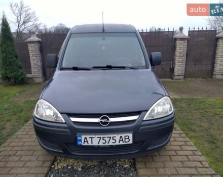Синій Опель Комбо вант.-пас., об'ємом двигуна 1.3 л та пробігом 260 тис. км за 4400 $, фото 3 на Automoto.ua