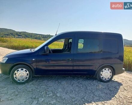 Синий Опель Комбо груз.-пасс., объемом двигателя 1.7 л и пробегом 221 тыс. км за 4500 $, фото 7 на Automoto.ua