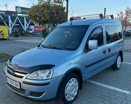 Синий Опель Комбо груз.-пасс., объемом двигателя 1.25 л и пробегом 245 тыс. км за 4450 $, фото 3 на Automoto.ua