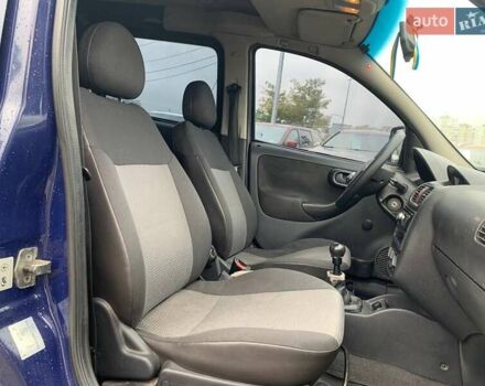Синій Опель Комбо вант.-пас., об'ємом двигуна 1.25 л та пробігом 326 тис. км за 3390 $, фото 9 на Automoto.ua