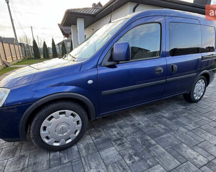 Синий Опель Комбо груз.-пасс., объемом двигателя 1.4 л и пробегом 357 тыс. км за 4200 $, фото 1 на Automoto.ua
