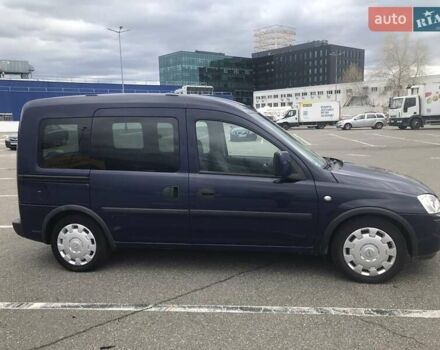 Синий Опель Комбо груз.-пасс., объемом двигателя 1.36 л и пробегом 135 тыс. км за 6400 $, фото 4 на Automoto.ua