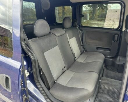 Синий Опель Комбо груз.-пасс., объемом двигателя 1.6 л и пробегом 265 тыс. км за 4000 $, фото 6 на Automoto.ua