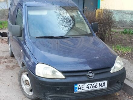 Опель Комбо груз.-пасс. 2003 в Каменское - Днепродзержинск на Automoto.ua Синий Опель Комбо груз.-пасс., объемом двигателя 1.7 л и пробегом 364 тыс. км за 2200 $, фото 1 на Automoto.ua