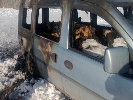 Синий Опель Комбо груз.-пасс., объемом двигателя 1.7 л и пробегом 999 тыс. км за 1000 $, фото 1 на Automoto.ua