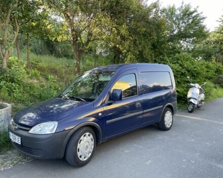 Синий Опель Комбо груз.-пасс., объемом двигателя 1.7 л и пробегом 275 тыс. км за 4000 $, фото 1 на Automoto.ua