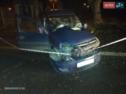 Опель Комбо вант.-пас. 2007 у Рівному на Automoto.ua Синій Опель Комбо вант.-пас., об'ємом двигуна 1.6 л та пробігом 230 тис. км за 1500 $, фото 1 на Automoto.ua