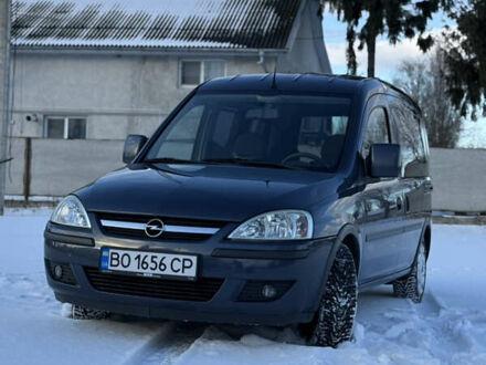Синій Опель Комбо вант.-пас., об'ємом двигуна 1.25 л та пробігом 273 тис. км за 5200 $, фото 1 на Automoto.ua