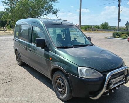 Зеленый Опель Комбо груз.-пасс., объемом двигателя 1.6 л и пробегом 368 тыс. км за 2600 $, фото 1 на Automoto.ua