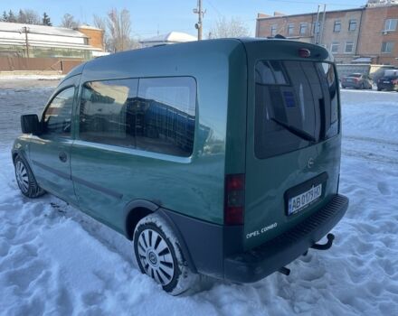 Зеленый Опель Комбо груз.-пасс., объемом двигателя 1.7 л и пробегом 400 тыс. км за 3900 $, фото 1 на Automoto.ua