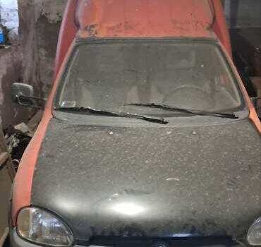 Оранжевый Опель Комбо груз.-пасс., объемом двигателя 1.7 л и пробегом 320 тыс. км за 1250 $, фото 1 на Automoto.ua