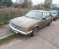 Коричневый Опель Коммандор, объемом двигателя 1.8 л и пробегом 200 тыс. км за 364 $, фото 1 на Automoto.ua