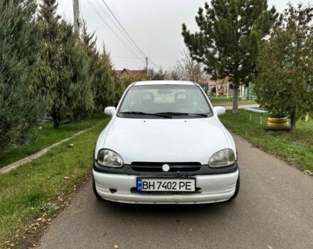 Белый Опель Корса, объемом двигателя 1.2 л и пробегом 123 тыс. км за 1100 $, фото 1 на Automoto.ua