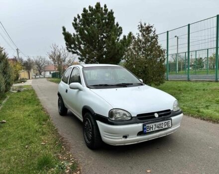 Белый Опель Корса, объемом двигателя 1.2 л и пробегом 123 тыс. км за 1100 $, фото 2 на Automoto.ua