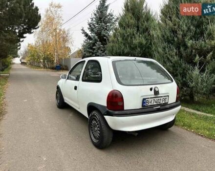 Белый Опель Корса, объемом двигателя 1.2 л и пробегом 123 тыс. км за 1100 $, фото 2 на Automoto.ua