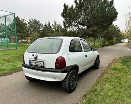 Белый Опель Корса, объемом двигателя 1.2 л и пробегом 123 тыс. км за 1100 $, фото 4 на Automoto.ua