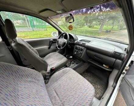 Белый Опель Корса, объемом двигателя 1.2 л и пробегом 123 тыс. км за 1100 $, фото 7 на Automoto.ua