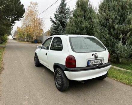 Белый Опель Корса, объемом двигателя 1.2 л и пробегом 123 тыс. км за 1100 $, фото 3 на Automoto.ua