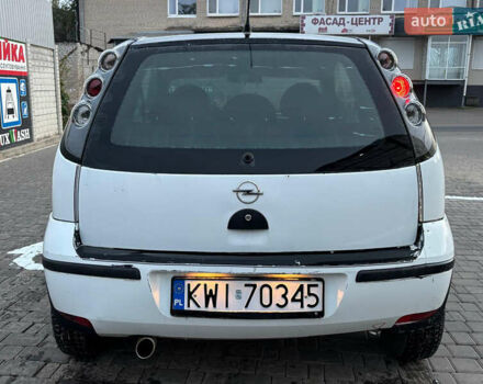 Белый Опель Корса, объемом двигателя 1.2 л и пробегом 198 тыс. км за 1550 $, фото 3 на Automoto.ua