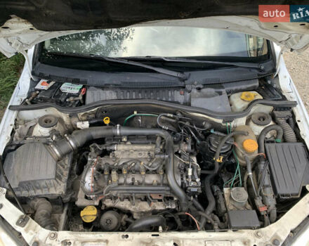 Опель Корса 2004 в Днепре (Днепропетровске) на Automoto.ua Белый Опель Корса, объемом двигателя 1.3 л и пробегом 300 тыс. км за 2800 $, фото 23 на Automoto.ua