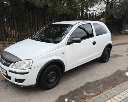 Белый Опель Корса, объемом двигателя 1.2 л и пробегом 196 тыс. км за 2600 $, фото 4 на Automoto.ua