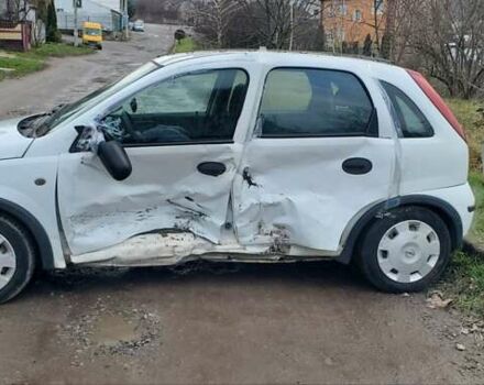 Белый Опель Корса, объемом двигателя 1.3 л и пробегом 280 тыс. км за 1700 $, фото 2 на Automoto.ua