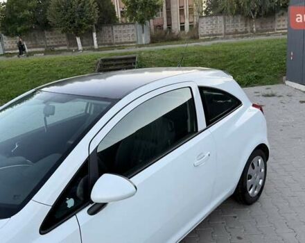 Белый Опель Корса, объемом двигателя 1 л и пробегом 250 тыс. км за 4200 $, фото 4 на Automoto.ua