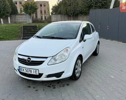 Белый Опель Корса, объемом двигателя 1 л и пробегом 250 тыс. км за 4200 $, фото 1 на Automoto.ua