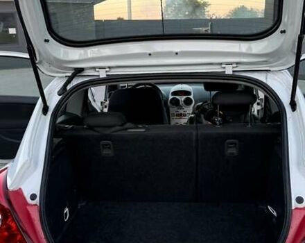 Белый Опель Корса, объемом двигателя 1 л и пробегом 250 тыс. км за 4200 $, фото 15 на Automoto.ua