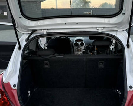 Білий Опель Корса, об'ємом двигуна 1 л та пробігом 250 тис. км за 4200 $, фото 14 на Automoto.ua