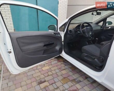 Білий Опель Корса, об'ємом двигуна 1.25 л та пробігом 218 тис. км за 3750 $, фото 19 на Automoto.ua