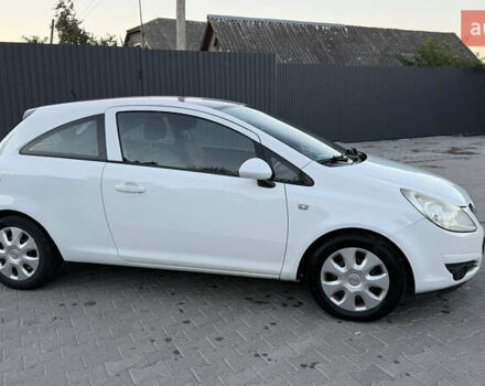 Білий Опель Корса, об'ємом двигуна 1 л та пробігом 250 тис. км за 4200 $, фото 3 на Automoto.ua